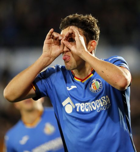 Jaime Mata celebra uno de sus dos tantos ante el Huesca.